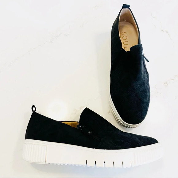 SOUL Naturalizer Turner Slip On Sneaker | Black | 9W - Picture 1 of 10